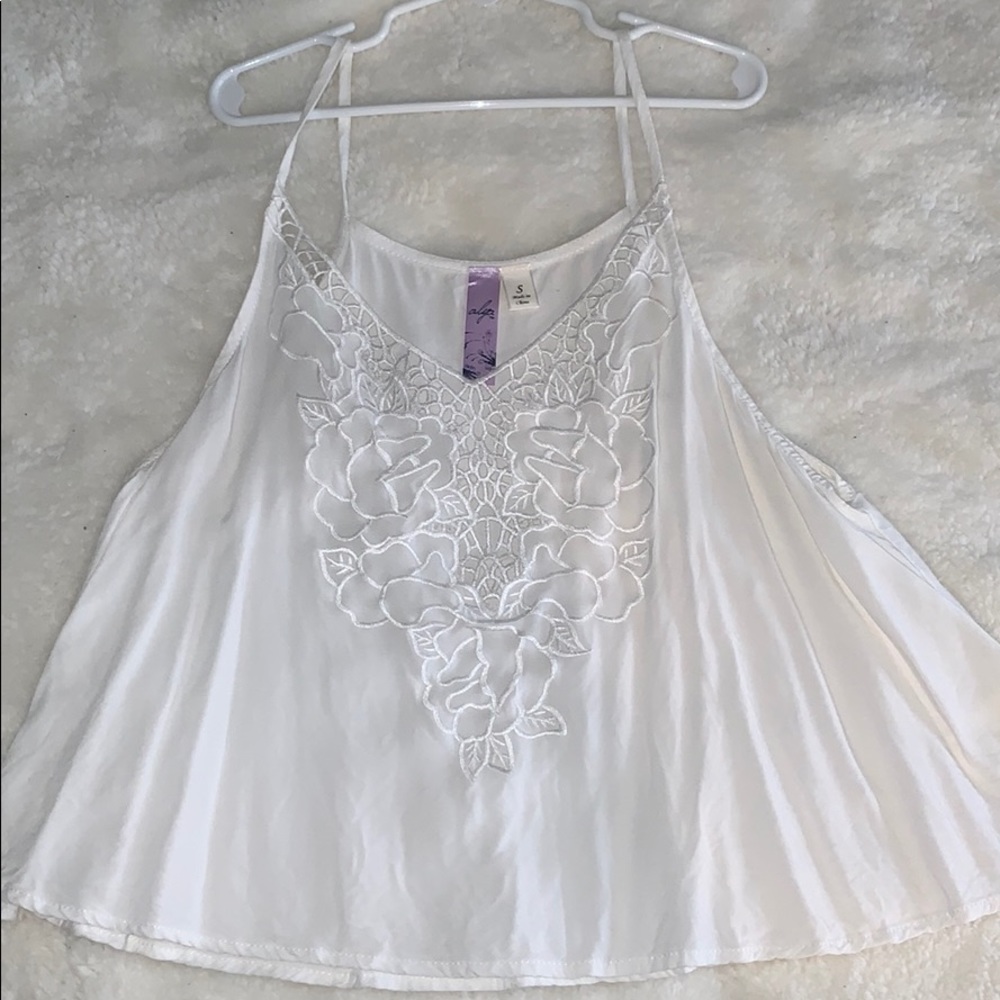 White crotchet crop tank top